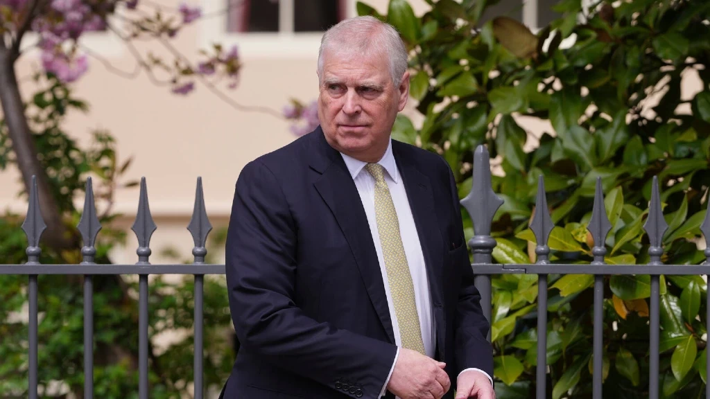 Príncipe Andrew en el 'Paseo de la Vergüenza' de Washington: Una 'humillación' pública aviva el escándalo Epstein