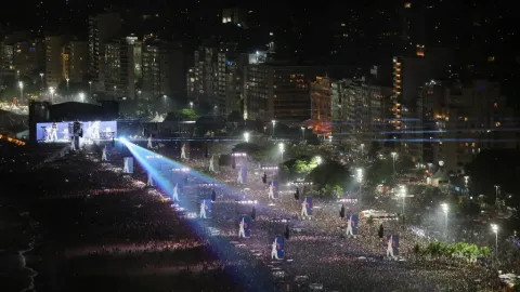 Shakira Hace Historia: Su Megaconcierto en Copacabana Rompe Récords Globales y Enciende las Redes